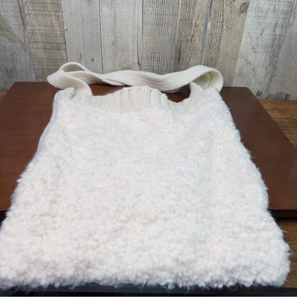 SWEATER TOTE SHOULDER BAG FEELS LIKE A SWEATER AND IT IS LINED BRAND NEW
